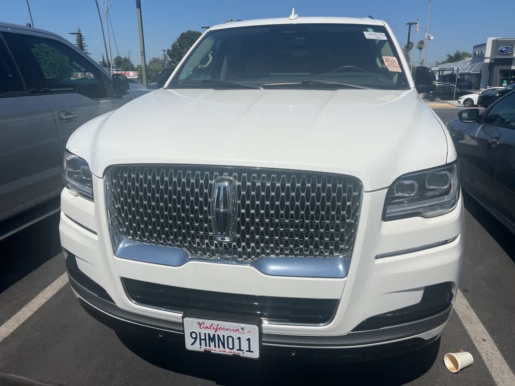 Thumbnail: 2023 Lincoln Navigator - 23
