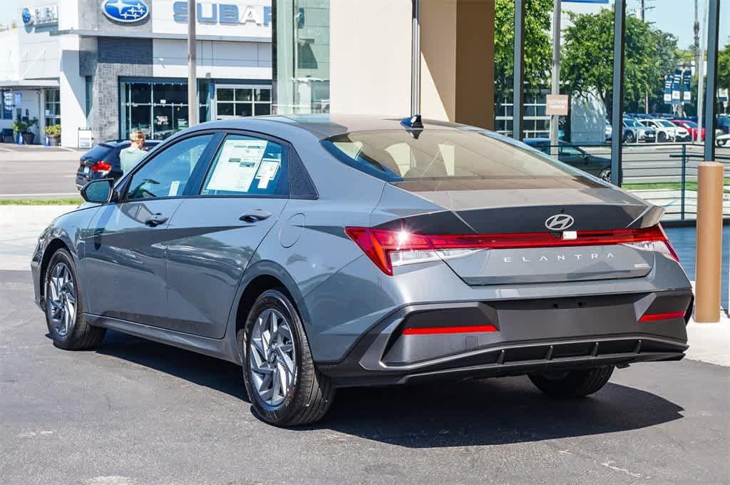 Thumbnail: 2025 Hyundai Elantra - 2