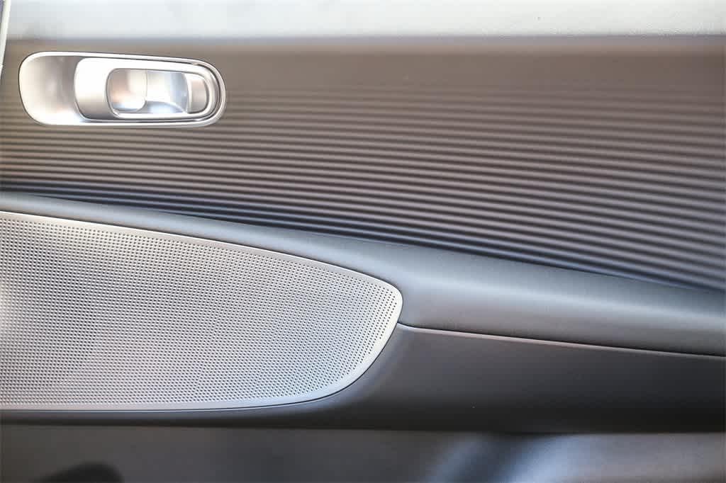 Thumbnail: 2025 Hyundai Ioniq 6 - 22