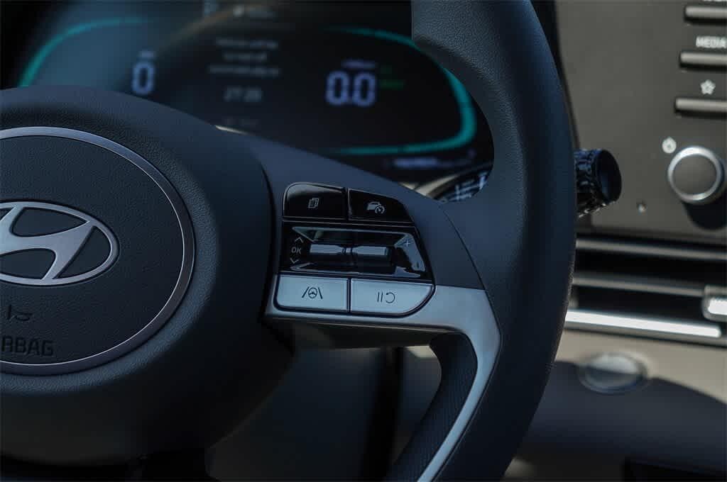 Thumbnail: 2025 Hyundai Elantra - 18