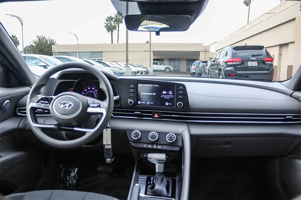 Thumbnail: 2023 Hyundai Elantra - 16