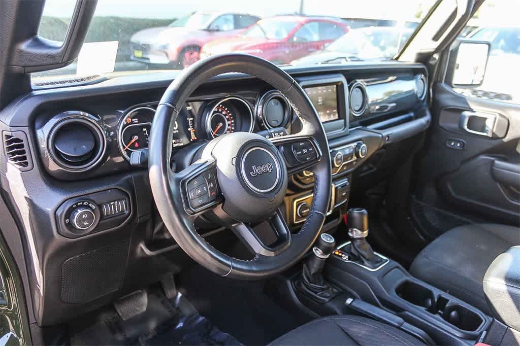 Thumbnail: 2022 Jeep Gladiator - 17