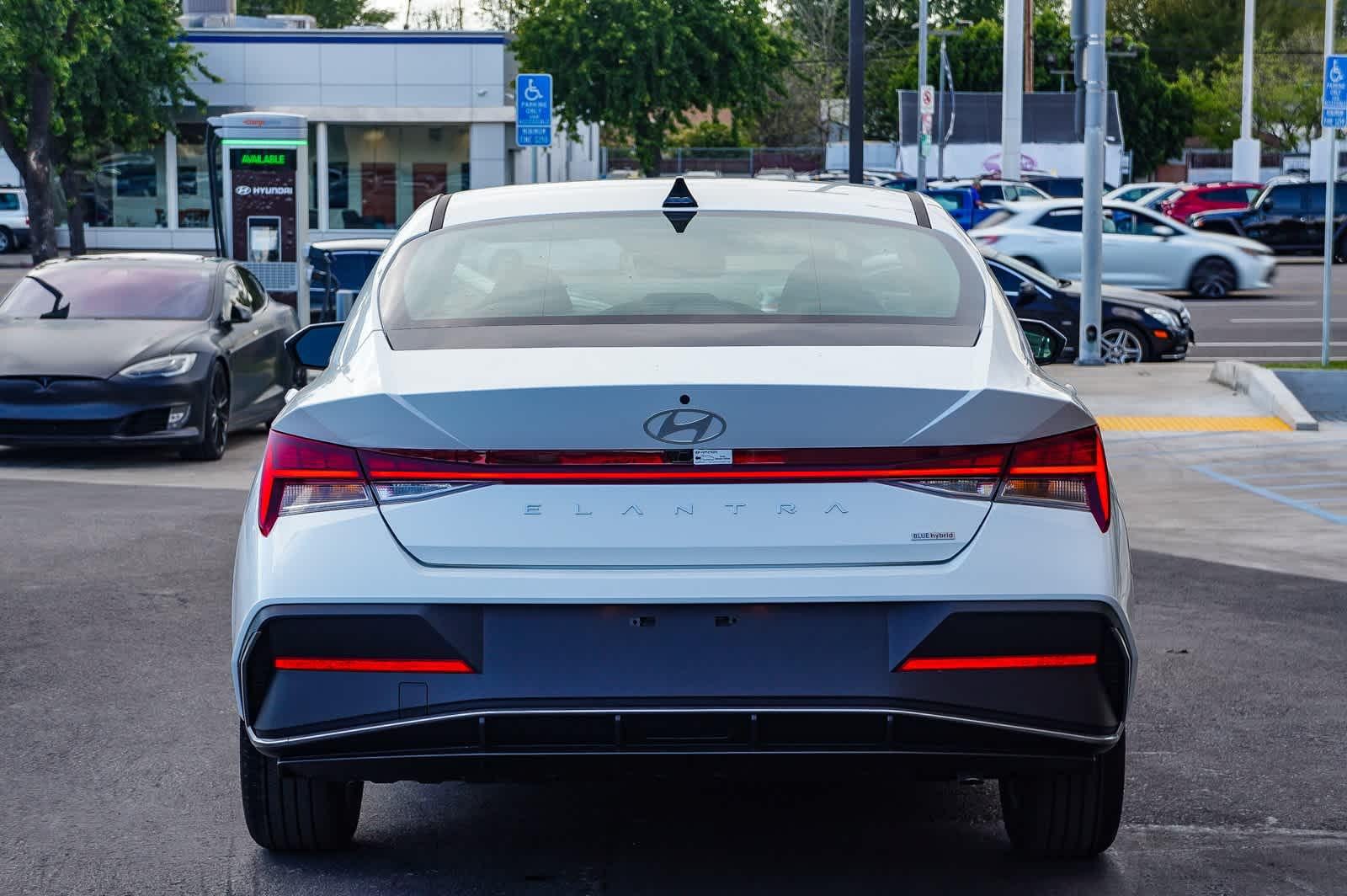 Thumbnail: 2025 Hyundai Elantra - 3