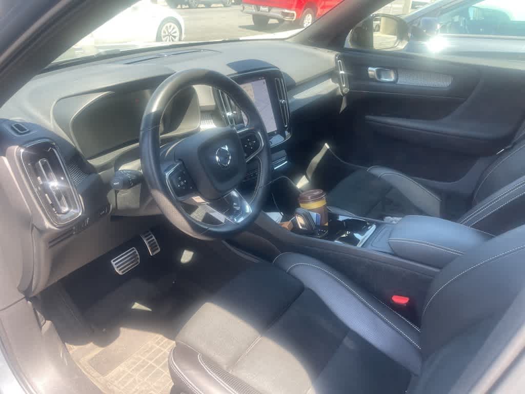 Thumbnail: 2021 Volvo XC40 - 3