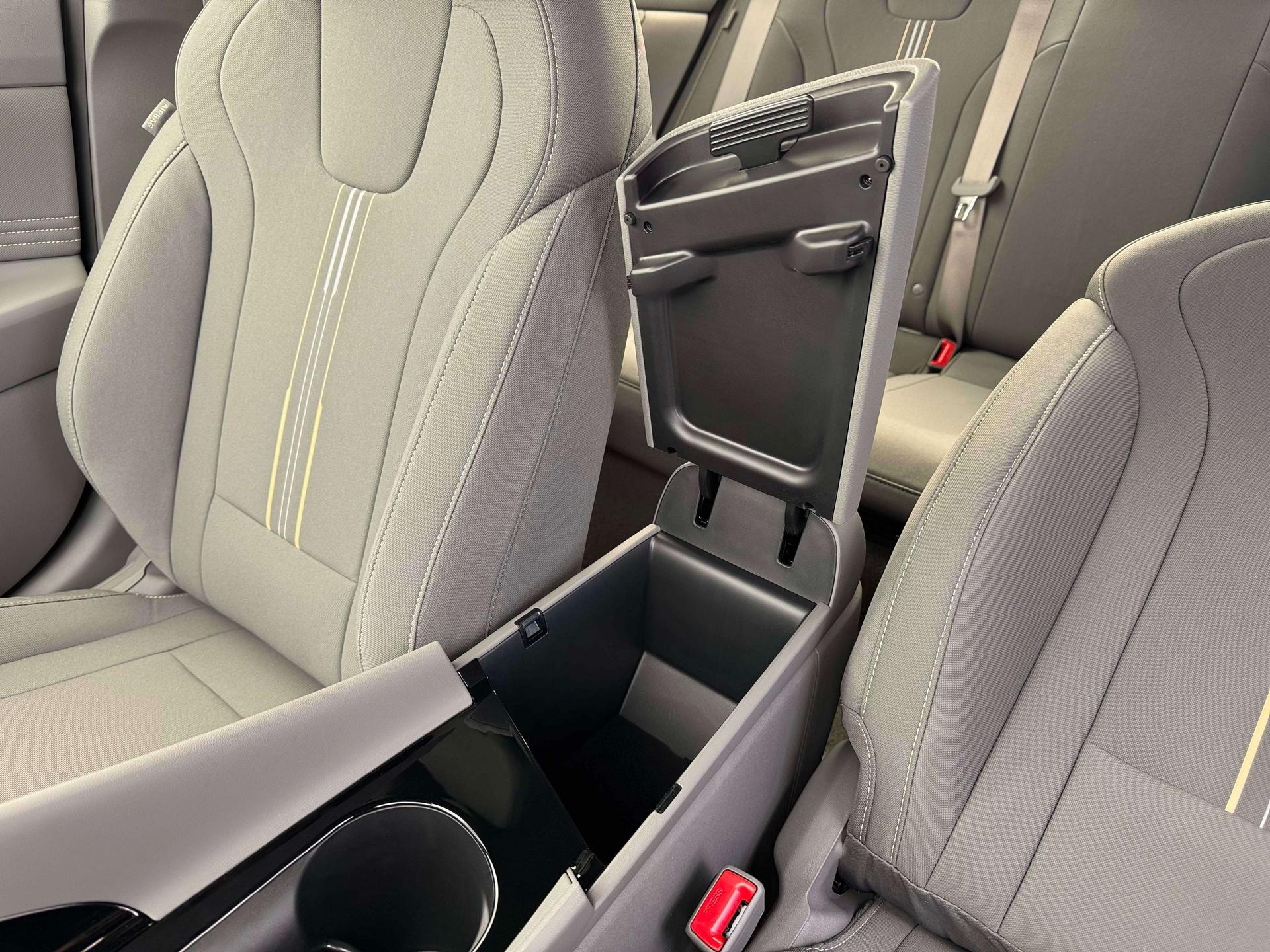 Thumbnail: 2026 Hyundai Elantra - 18