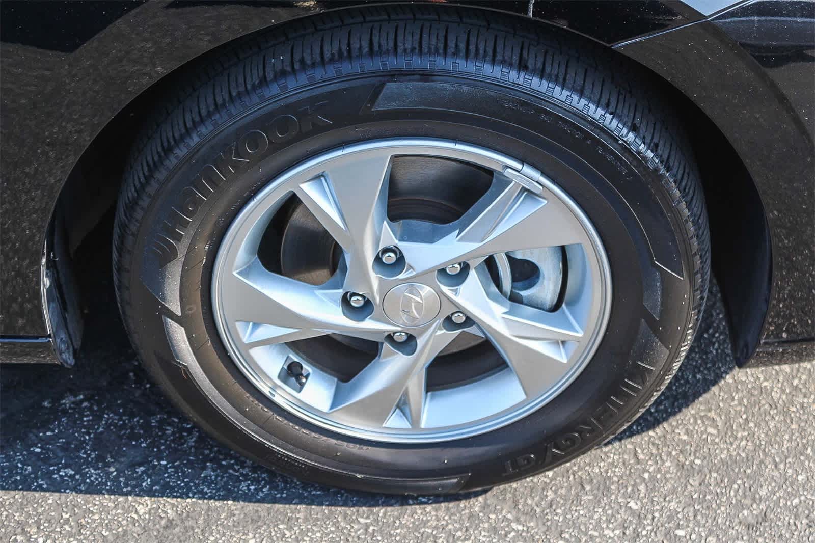 Thumbnail: 2023 Hyundai Elantra - 11