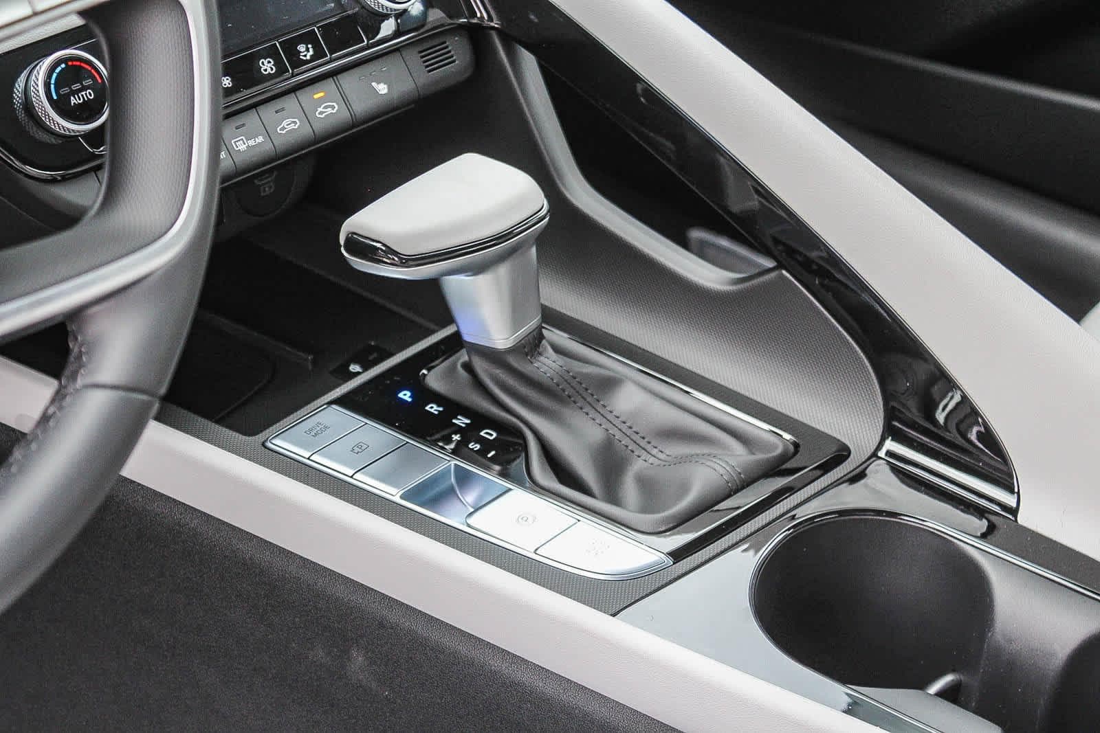 2026 Hyundai Elantra Limited - Photo 26