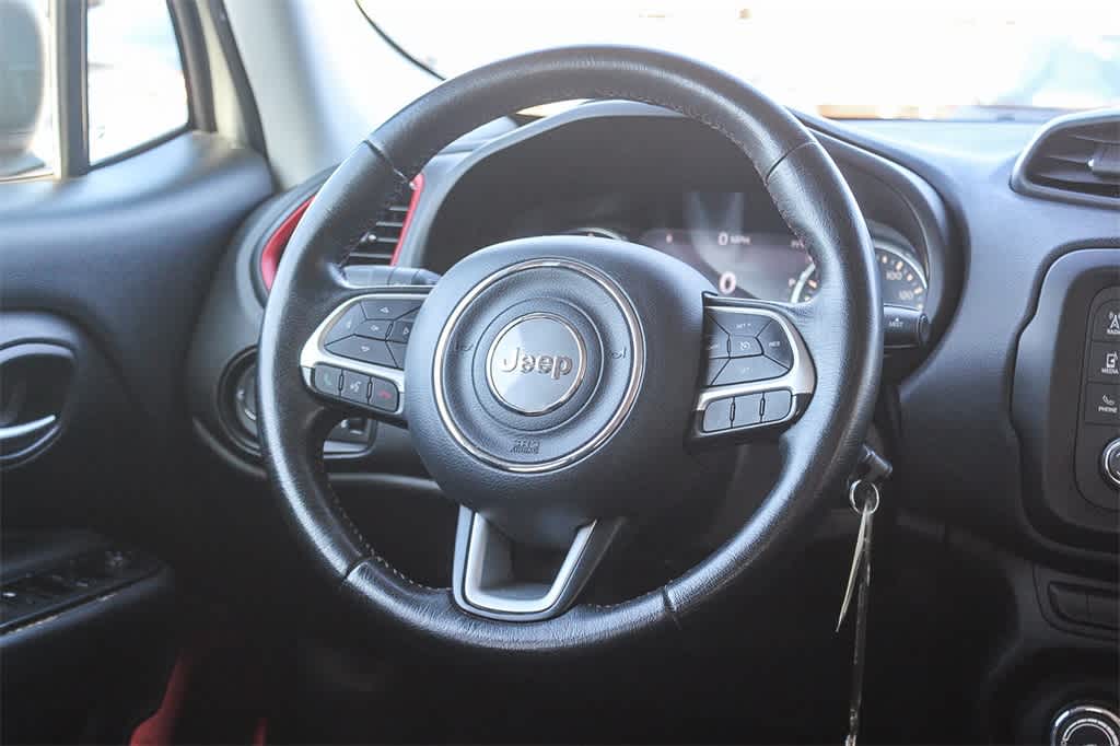 Thumbnail: 2015 Jeep Renegade - 15