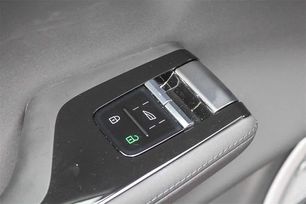 Thumbnail: 2025 Polestar 3 - 24