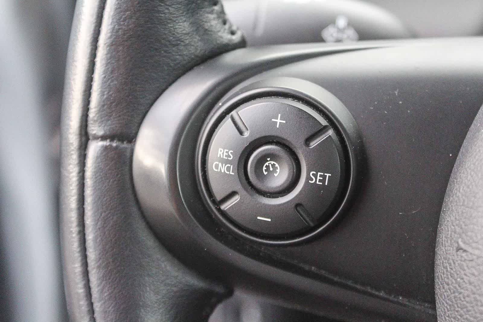 Thumbnail: 2017 MINI Cooper Hardtop - 29