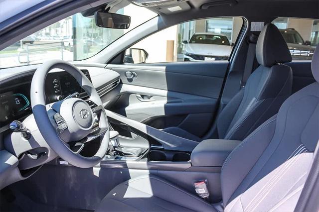 2025 Hyundai Elantra Blue 19