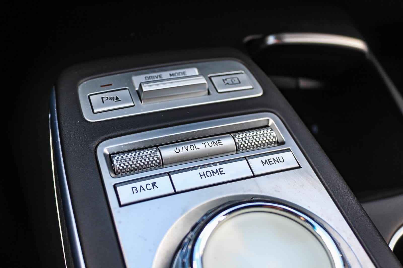 Thumbnail: 2023 Genesis GV70 - 31