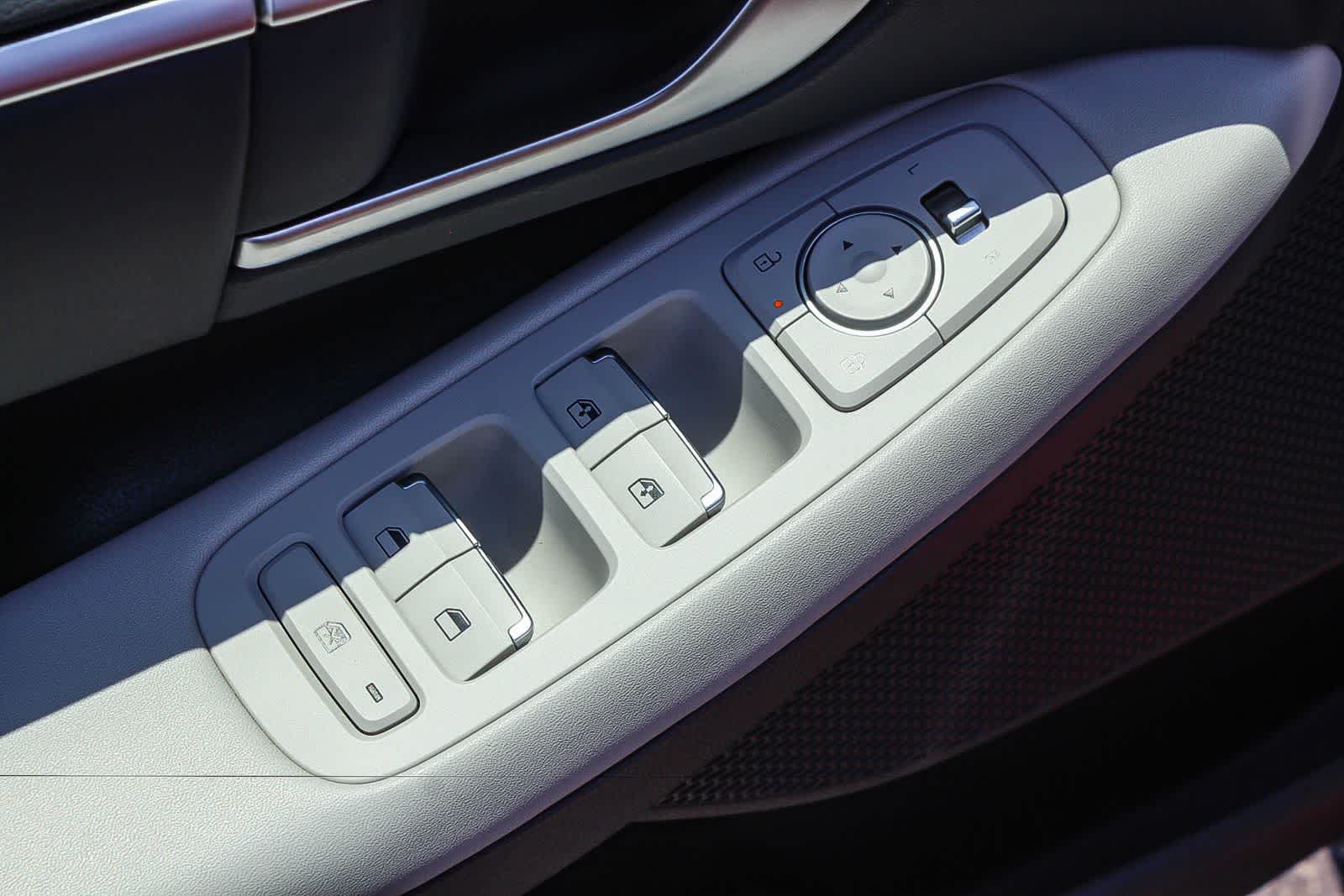Thumbnail: 2025 Hyundai Sonata - 25