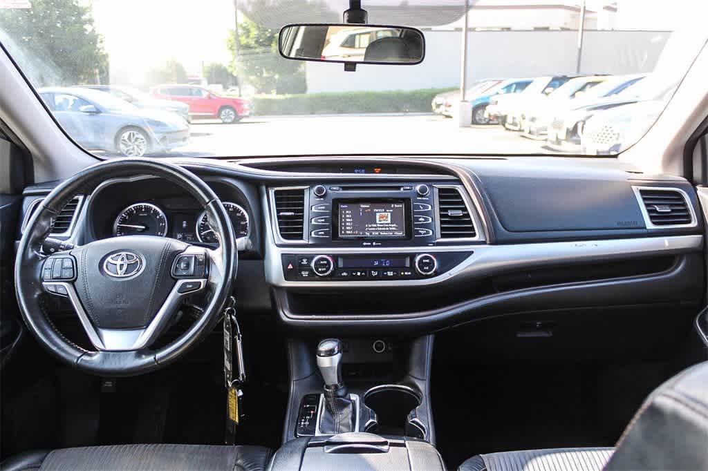 Thumbnail: 2015 Toyota Highlander - 12
