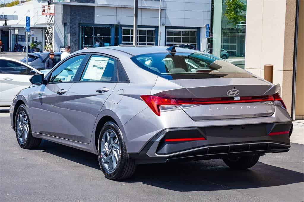 Thumbnail: 2025 Hyundai Elantra - 2