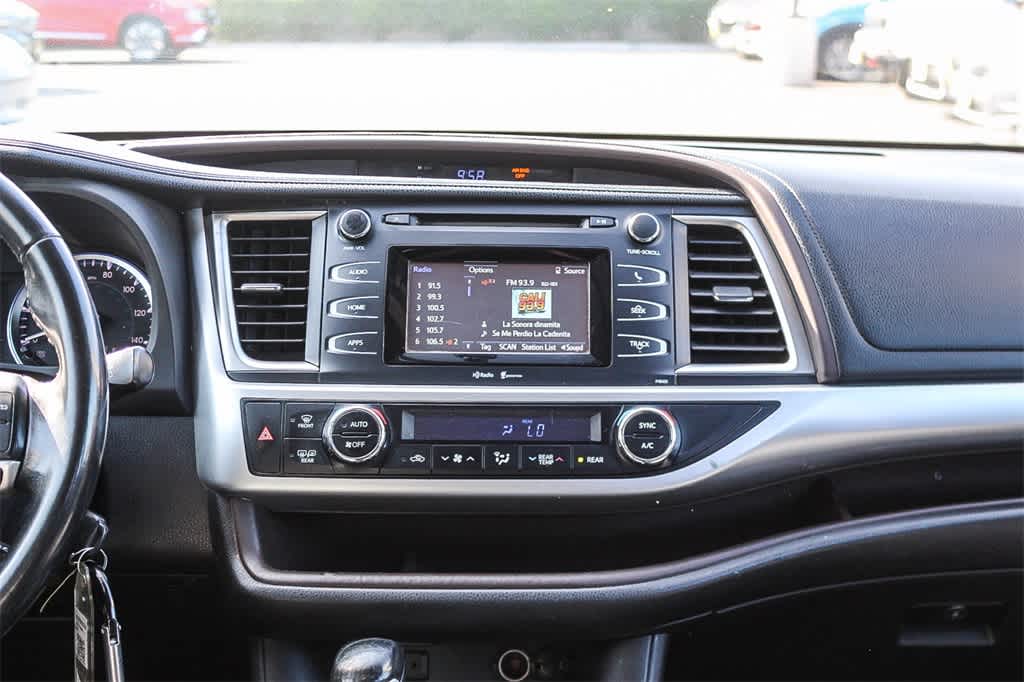 Thumbnail: 2015 Toyota Highlander - 13