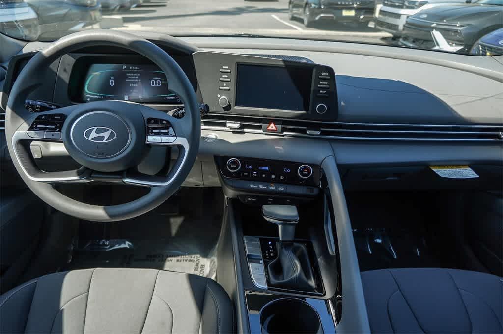 Thumbnail: 2025 Hyundai Elantra - 13
