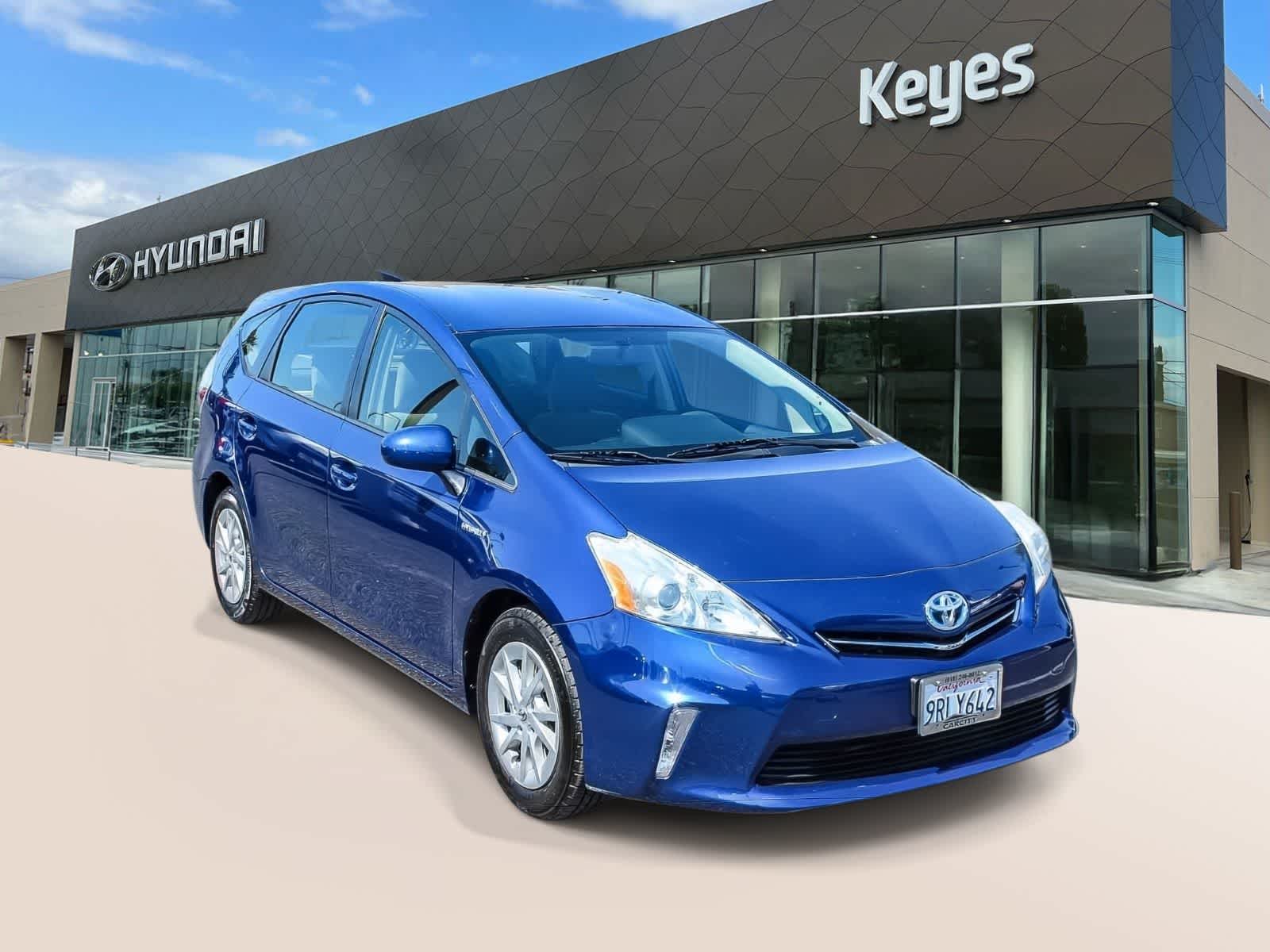 Thumbnail: 2012 Toyota Prius v - 3
