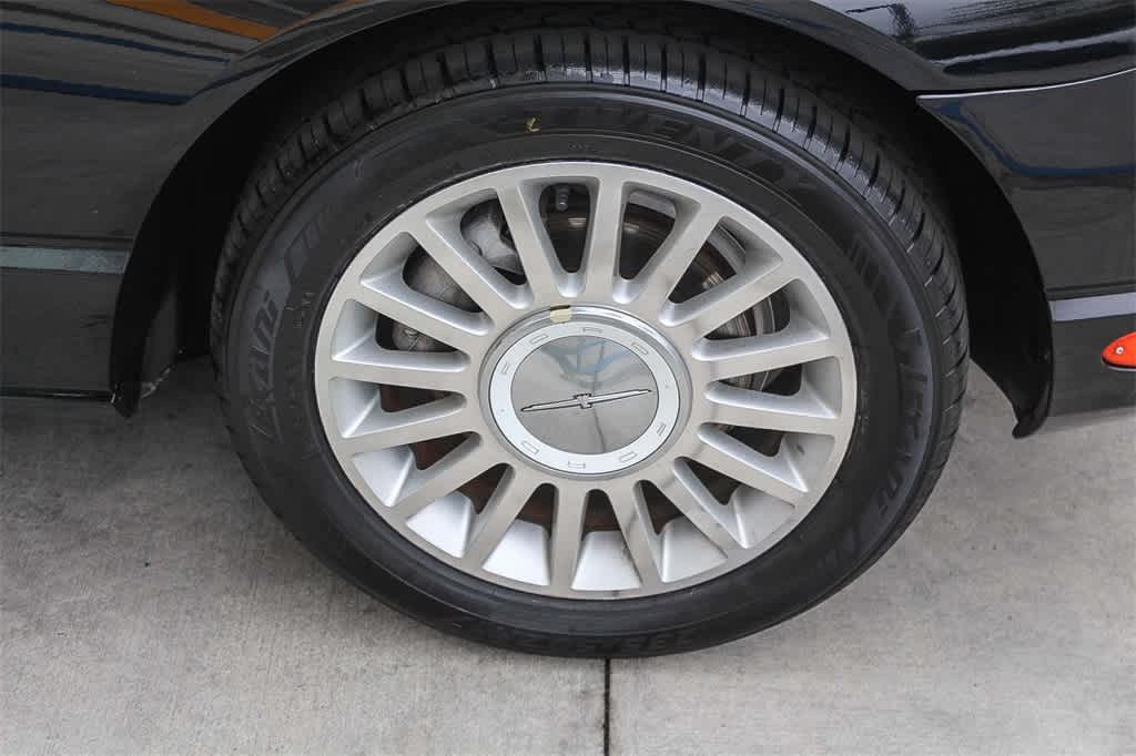 Thumbnail: 2005 Ford Thunderbird - 9