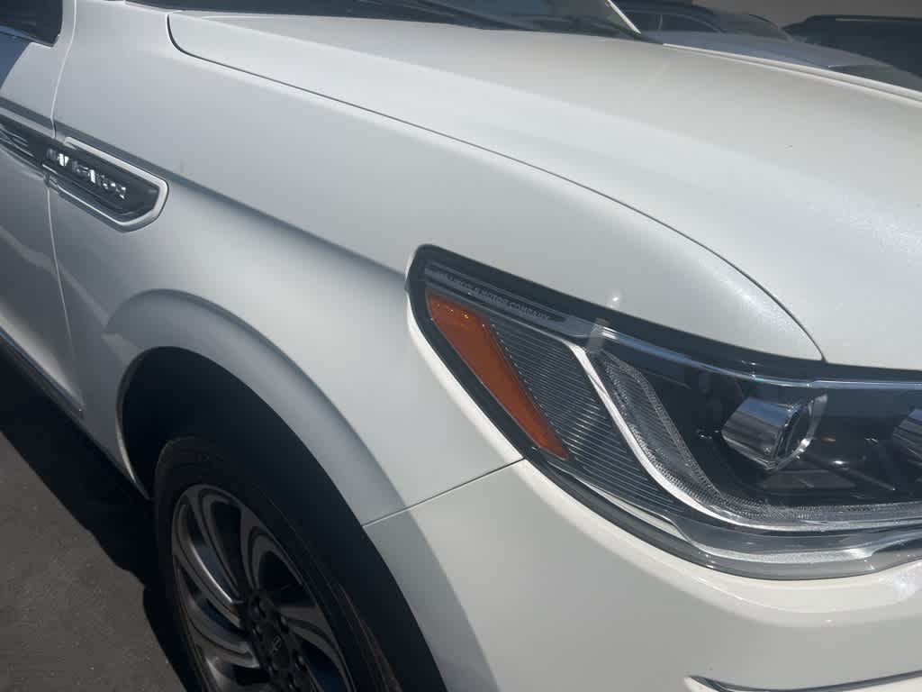 Thumbnail: 2023 Lincoln Navigator - 19