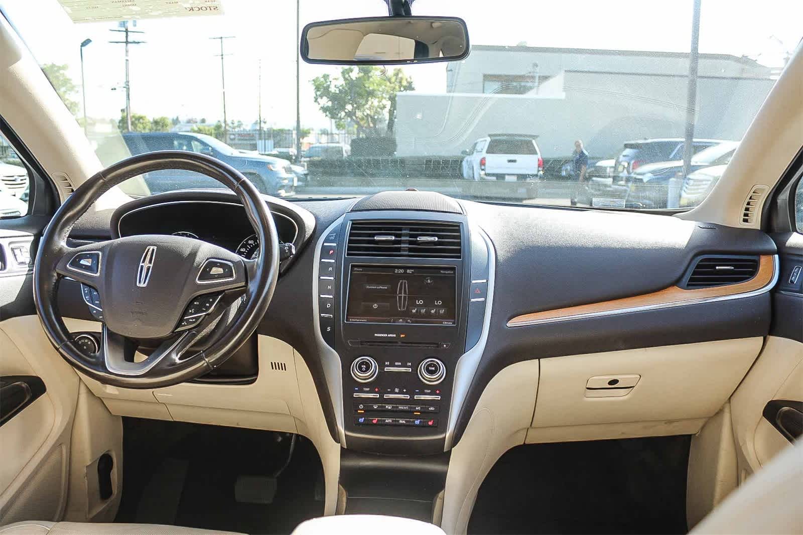 Thumbnail: 2015 Lincoln MKC - 17