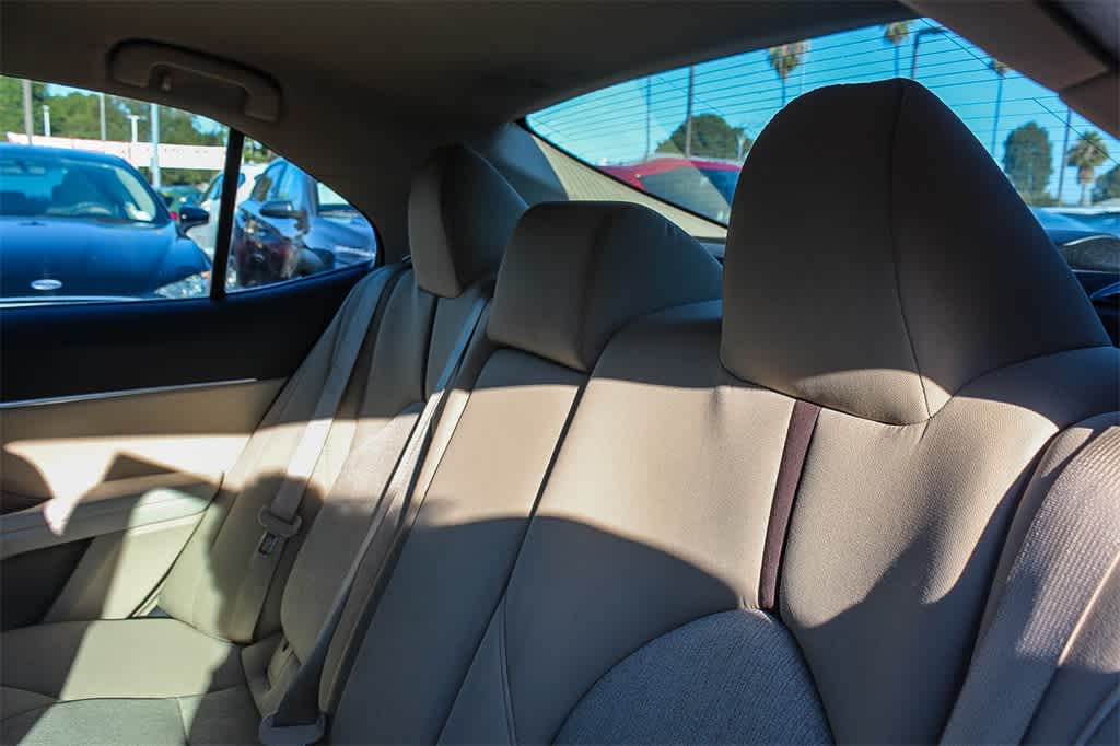 Thumbnail: 2019 Toyota Camry - 22