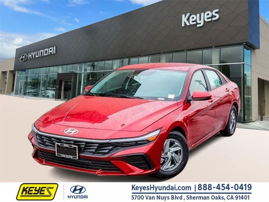 New 2025 Hyundai Elantra SE Sedan