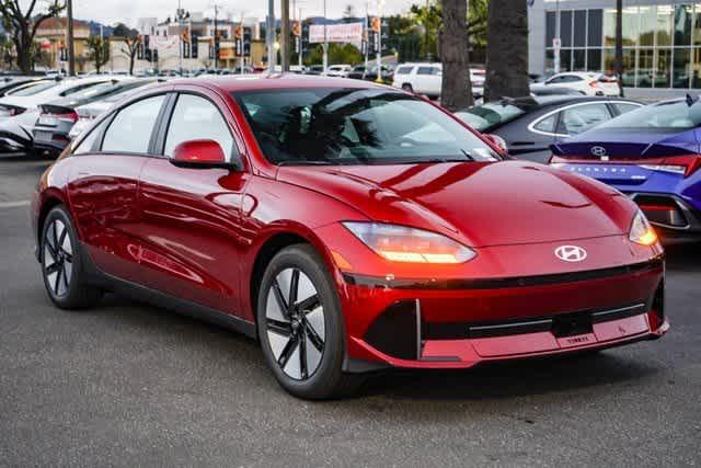 2025 Hyundai Ioniq 6 SE 3