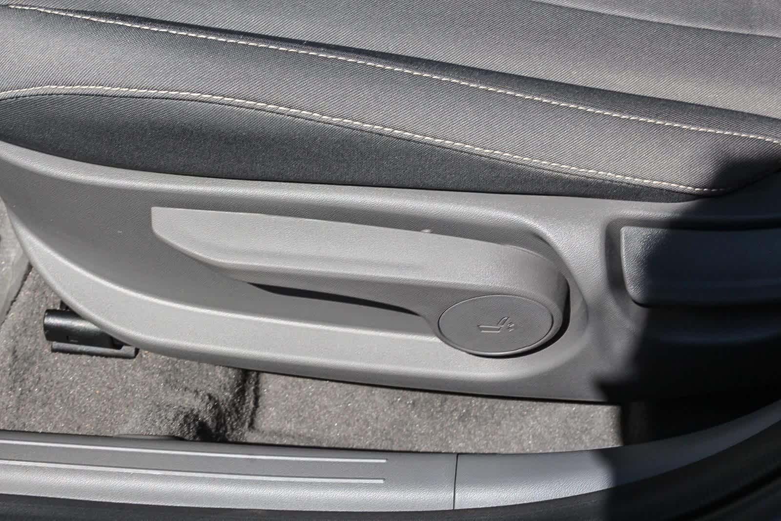 Thumbnail: 2025 Hyundai Elantra - 28