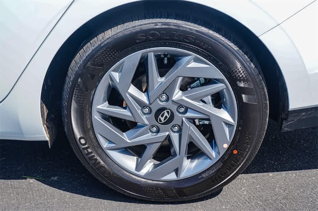 Thumbnail: 2025 Hyundai Elantra - 10