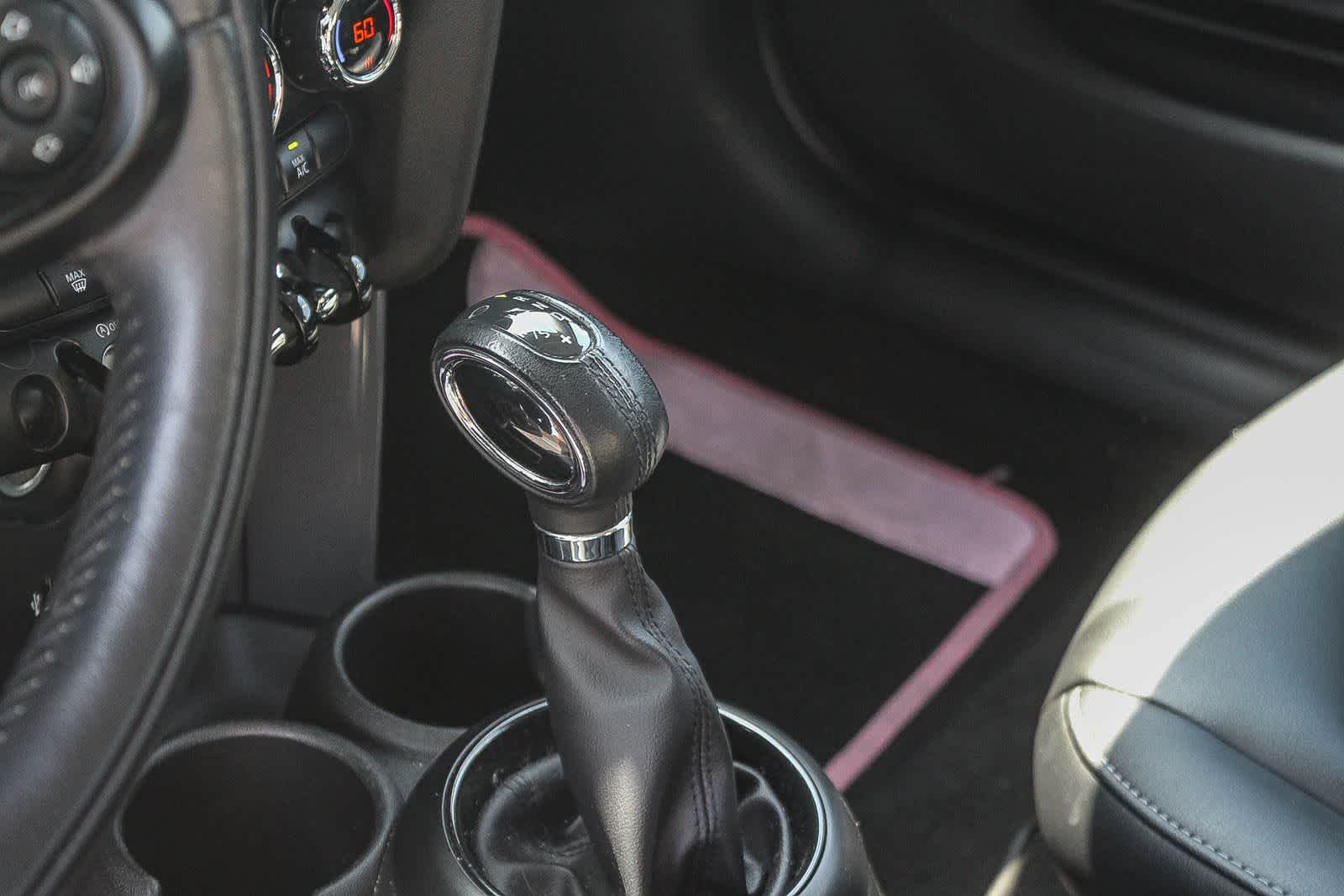 Thumbnail: 2017 MINI Cooper Hardtop - 24