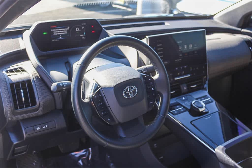 Thumbnail: 2023 Toyota bZ4X - 24