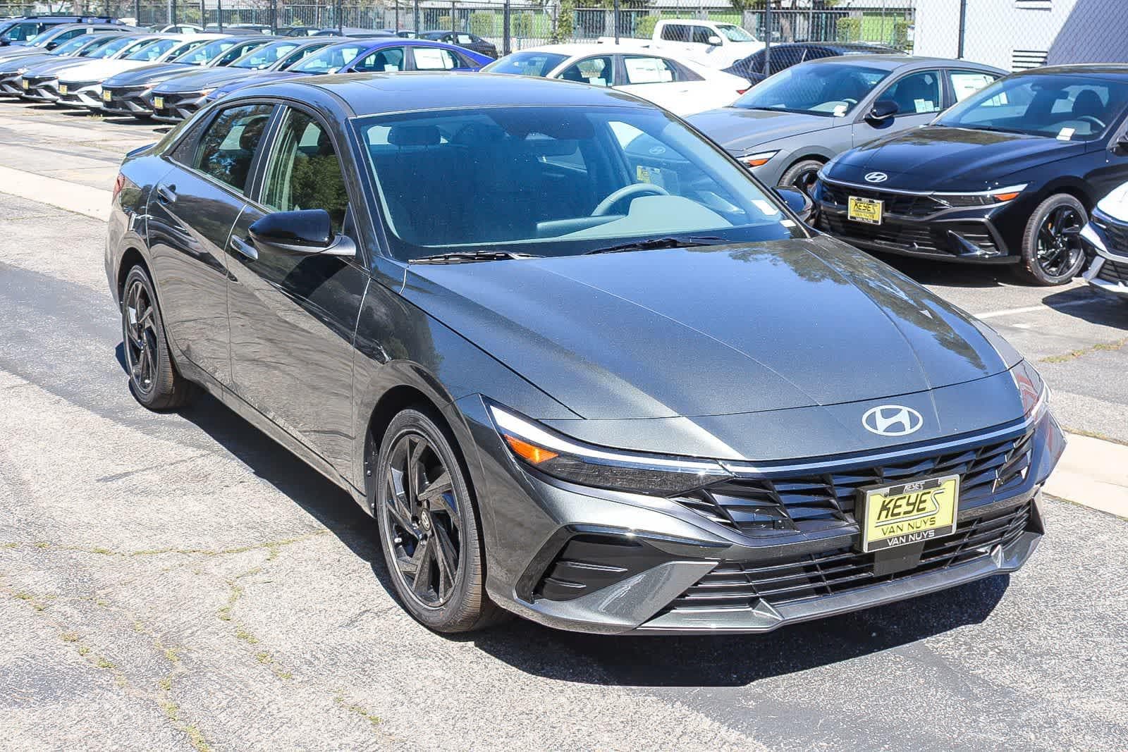 Thumbnail: 2026 Hyundai Elantra - 3