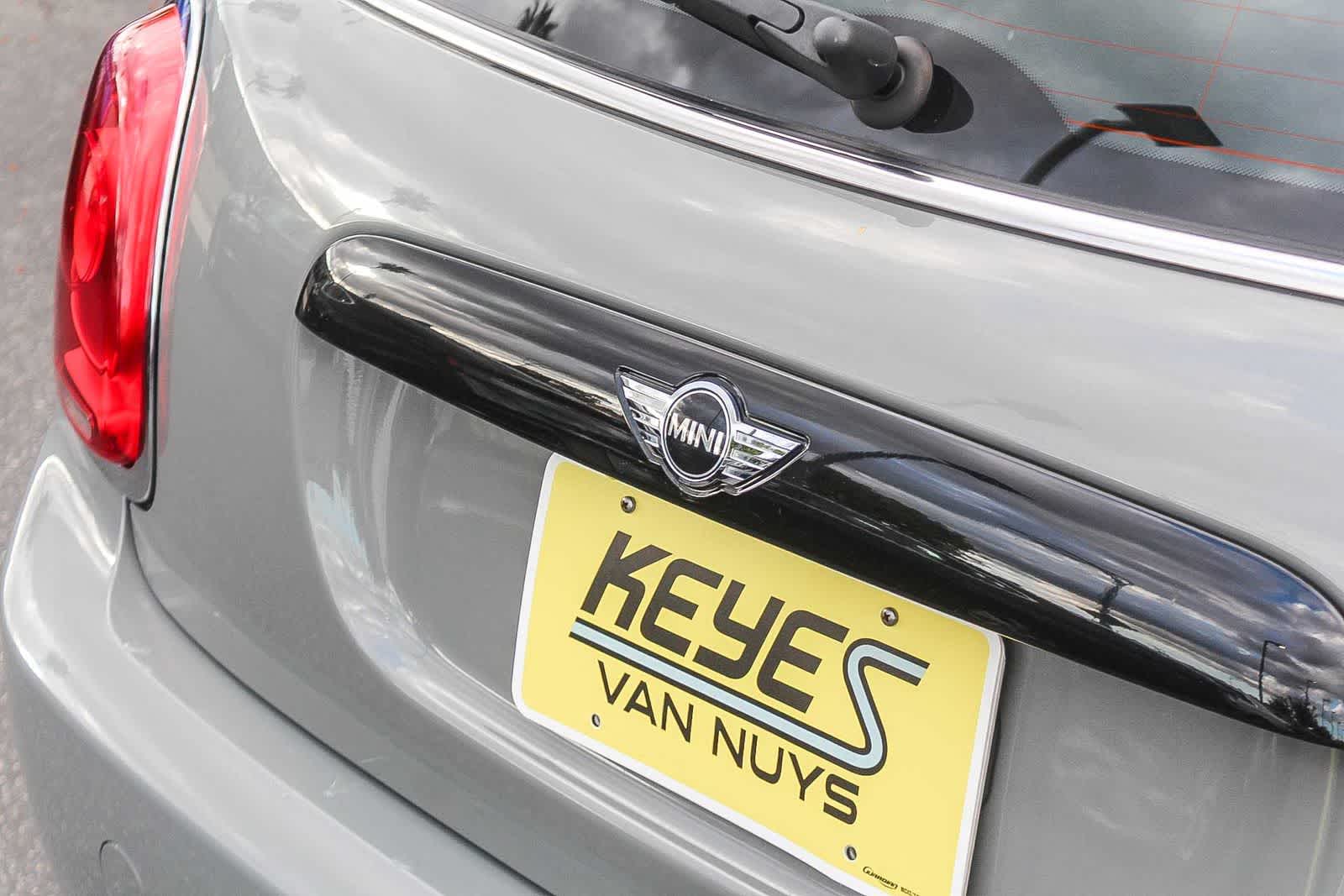 Thumbnail: 2017 MINI Cooper Hardtop - 9