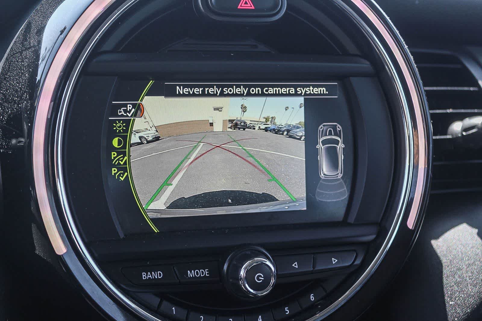 Thumbnail: 2017 MINI Cooper Hardtop - 32