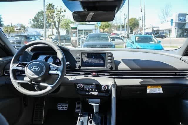 Thumbnail: 2025 Hyundai Elantra - 14