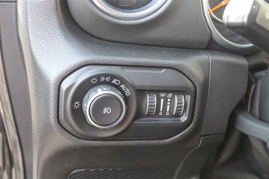 Thumbnail: 2018 Jeep Wrangler - 26