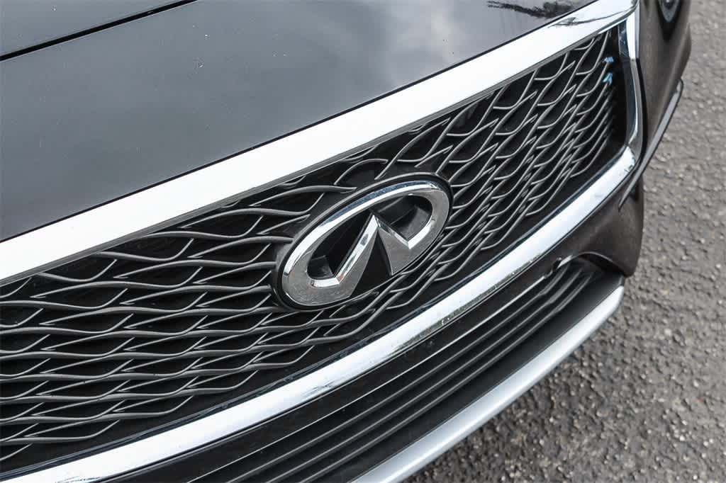 Thumbnail: 2017 INFINITI QX30 - 11