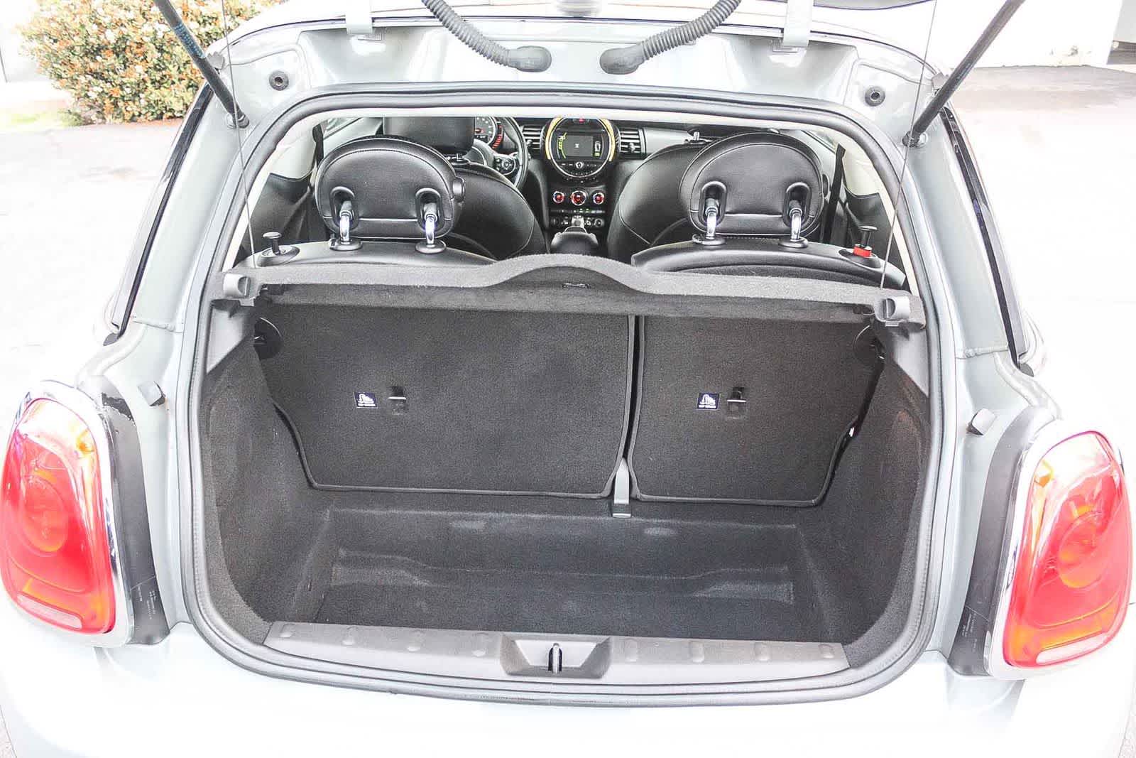 Thumbnail: 2017 MINI Cooper Hardtop - 35