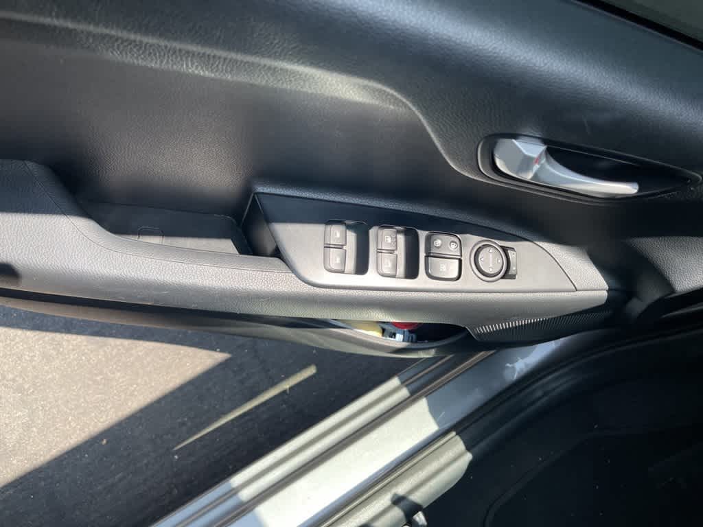 Thumbnail: 2021 Kia Rio - 20
