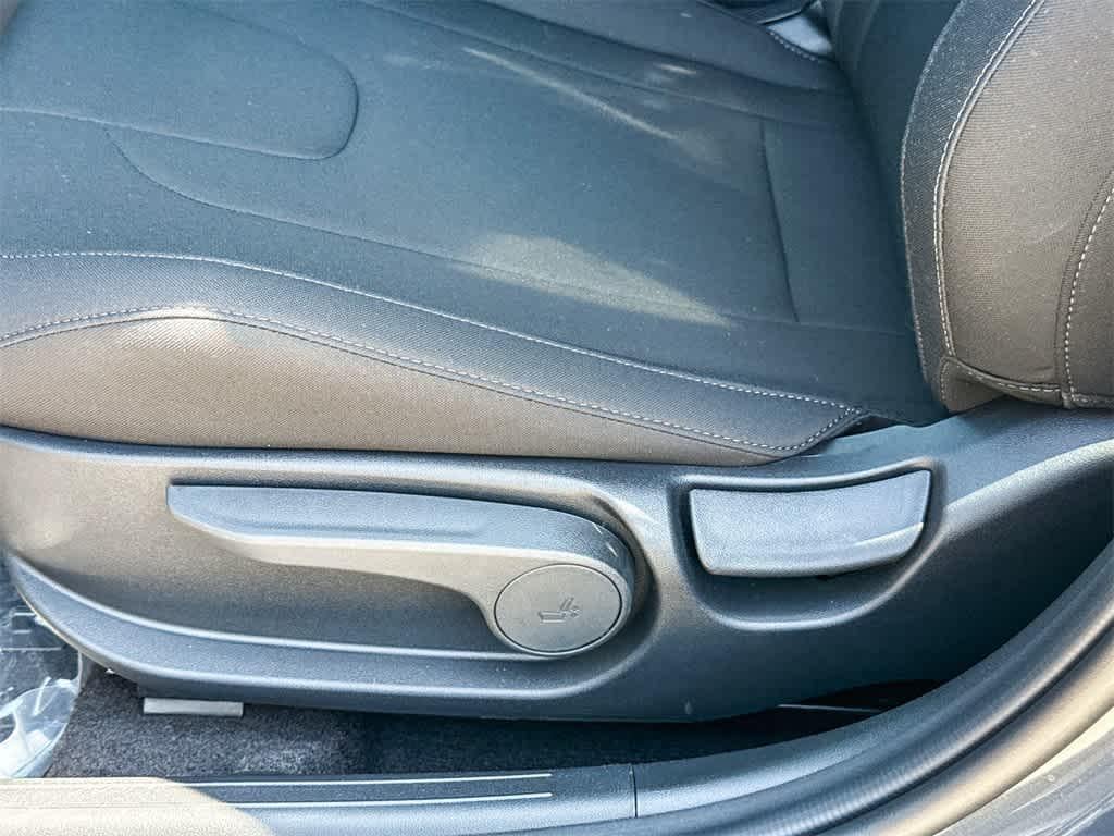 Thumbnail: 2025 Hyundai Elantra - 24