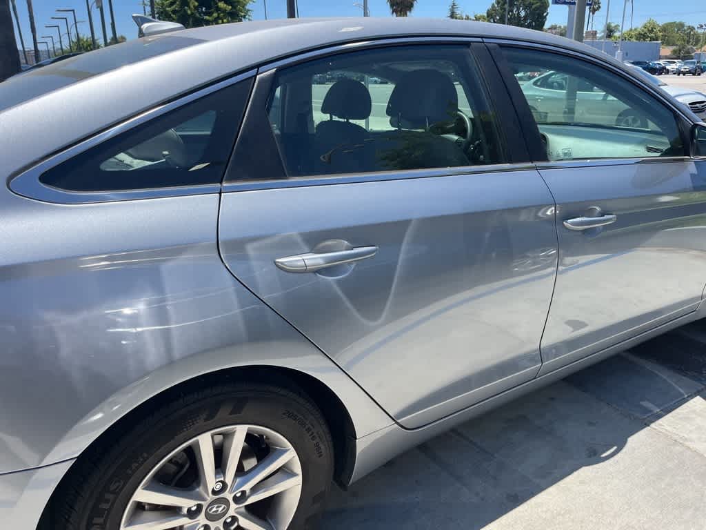 Thumbnail: 2016 Hyundai Sonata - 18