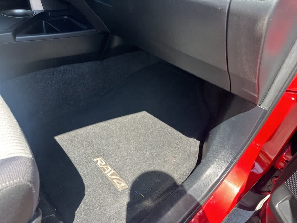 Thumbnail: 2015 Toyota RAV4 - 27