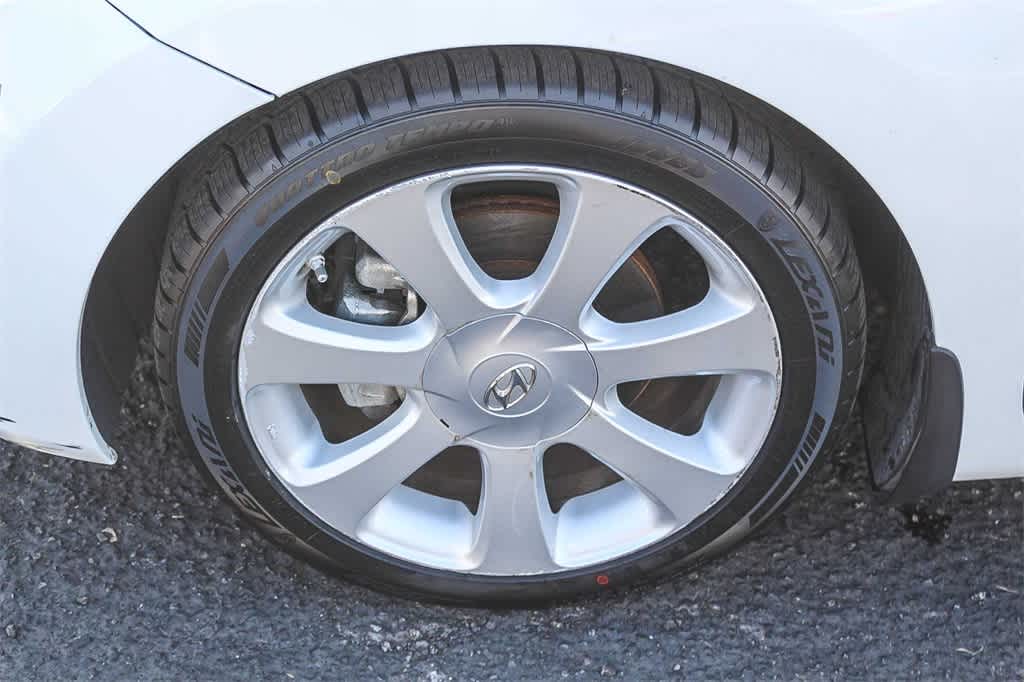 Thumbnail: 2013 Hyundai Elantra - 9