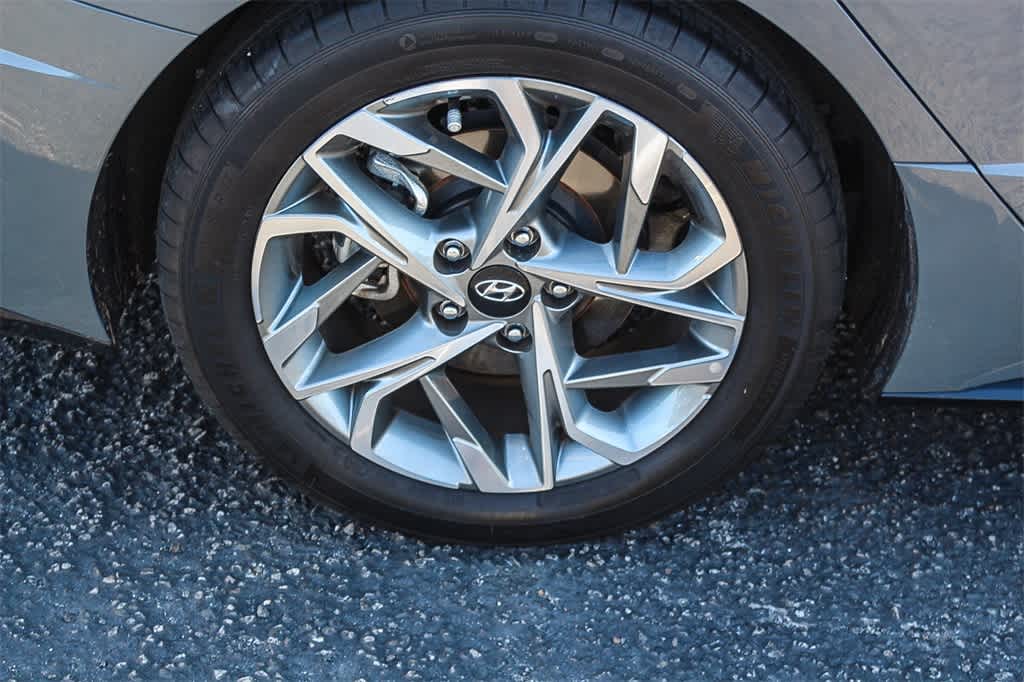 Thumbnail: 2023 Hyundai Sonata - 11