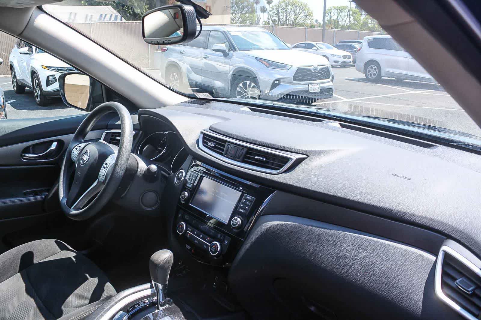 Thumbnail: 2016 Nissan Rogue - 23