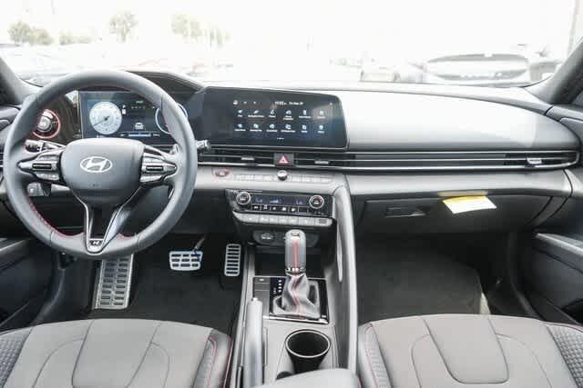 Thumbnail: 2025 Hyundai Elantra - 17
