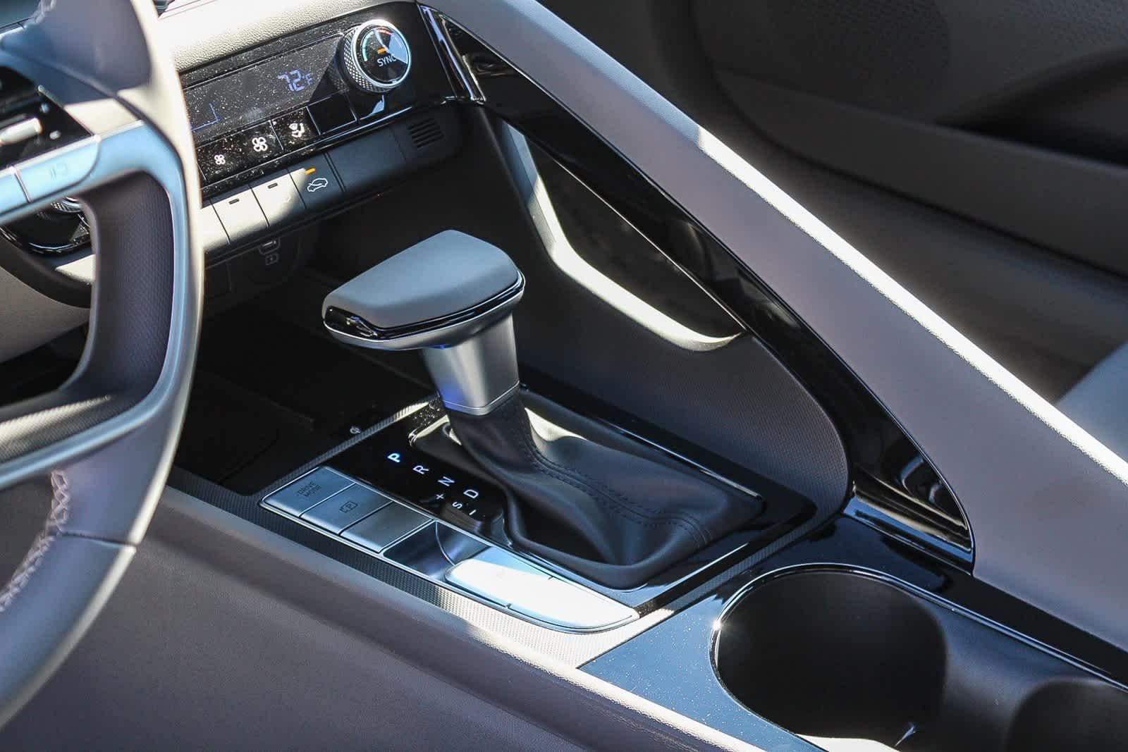 Thumbnail: 2025 Hyundai Elantra - 23