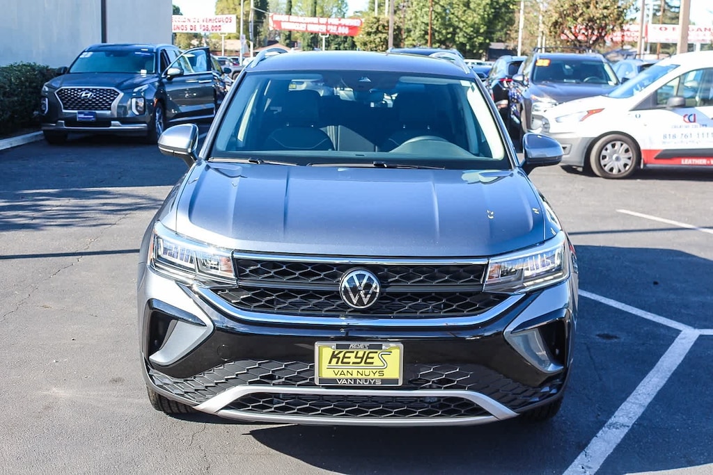 Used 2024 Volkswagen Taos 1.5T SE SUV