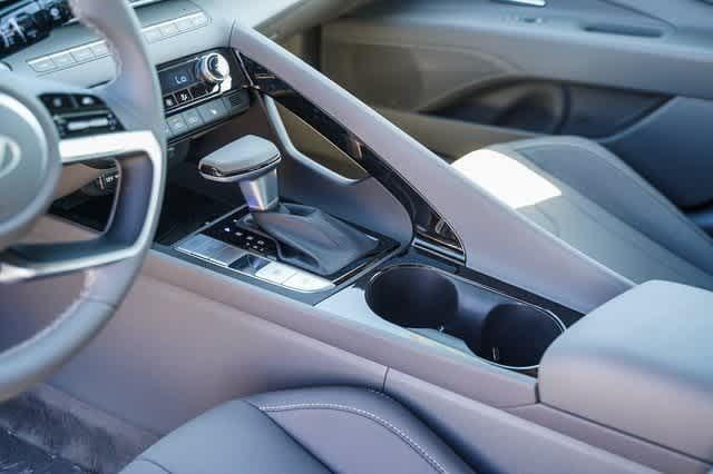 Thumbnail: 2024 Hyundai Elantra - 22